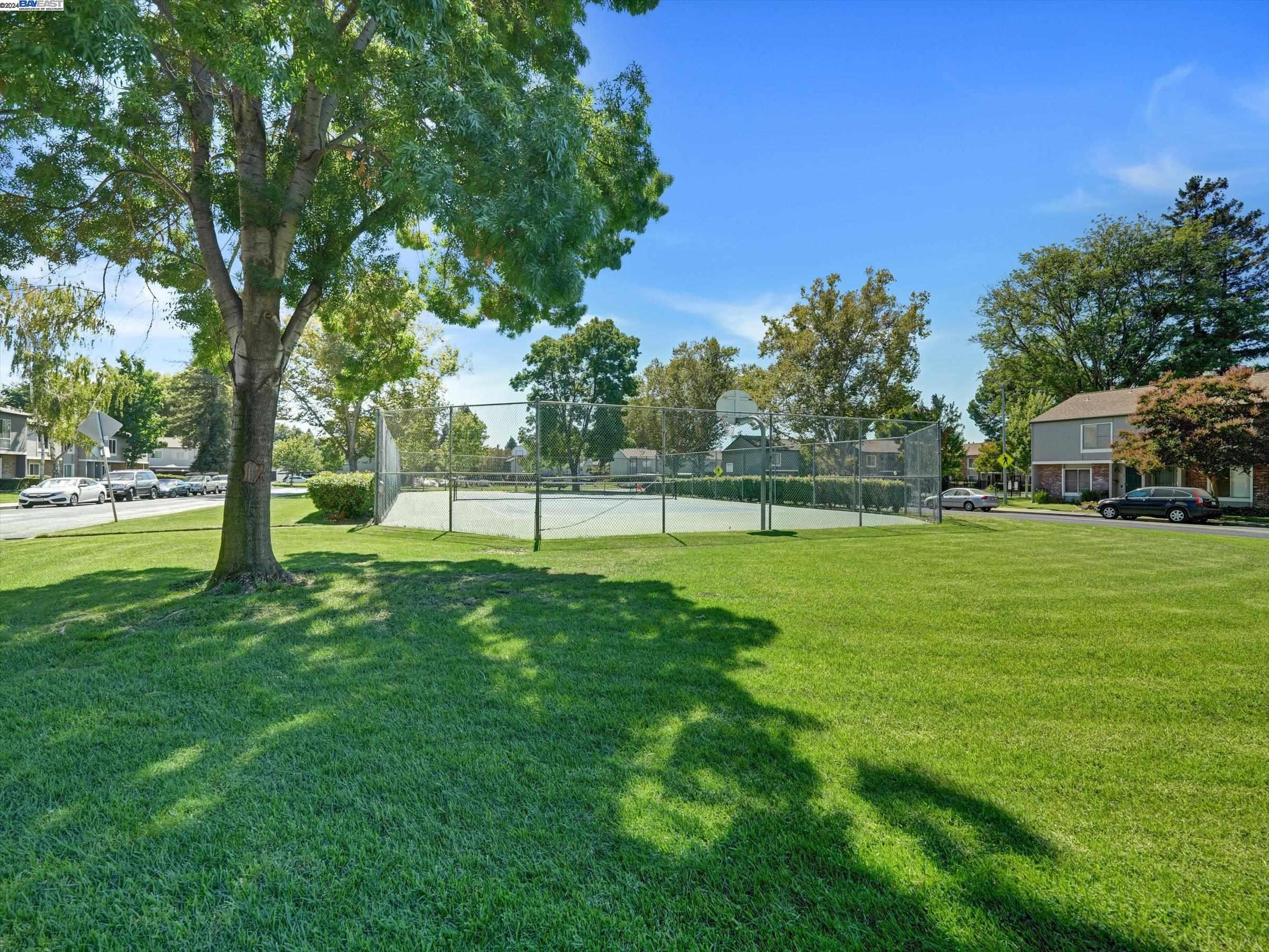 3815 Northwood Dr # H, Concord, California 94520, 2 Bedrooms Bedrooms, 7 Rooms Rooms,2 BathroomsBathrooms,Residential,For Sale,3815 Northwood Dr # H,41073397