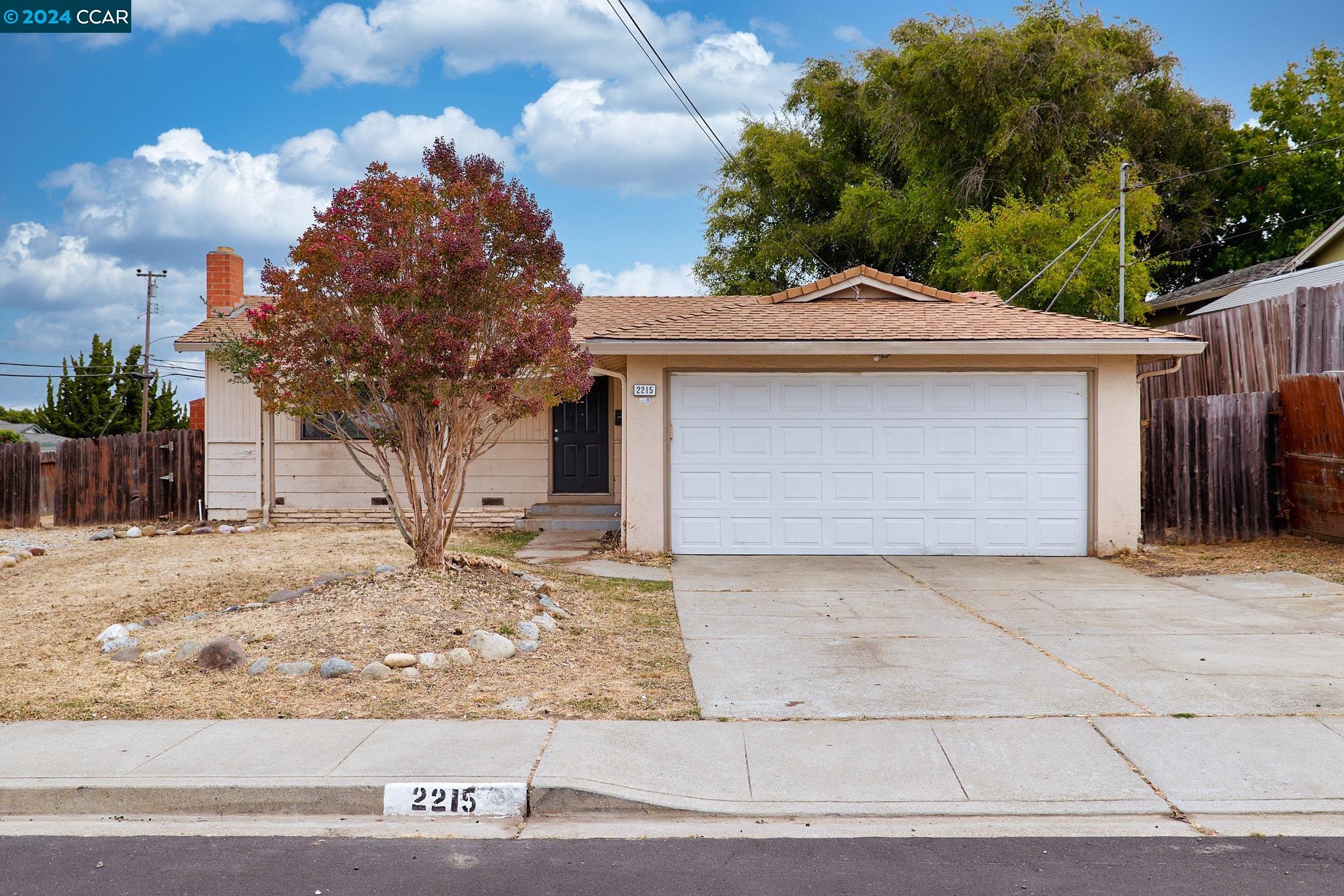 2215 Birch Ct, San Pablo, California 94806, 3 Bedrooms Bedrooms, 8 Rooms Rooms,2 BathroomsBathrooms,Residential,For Sale,2215 Birch Ct,41073481