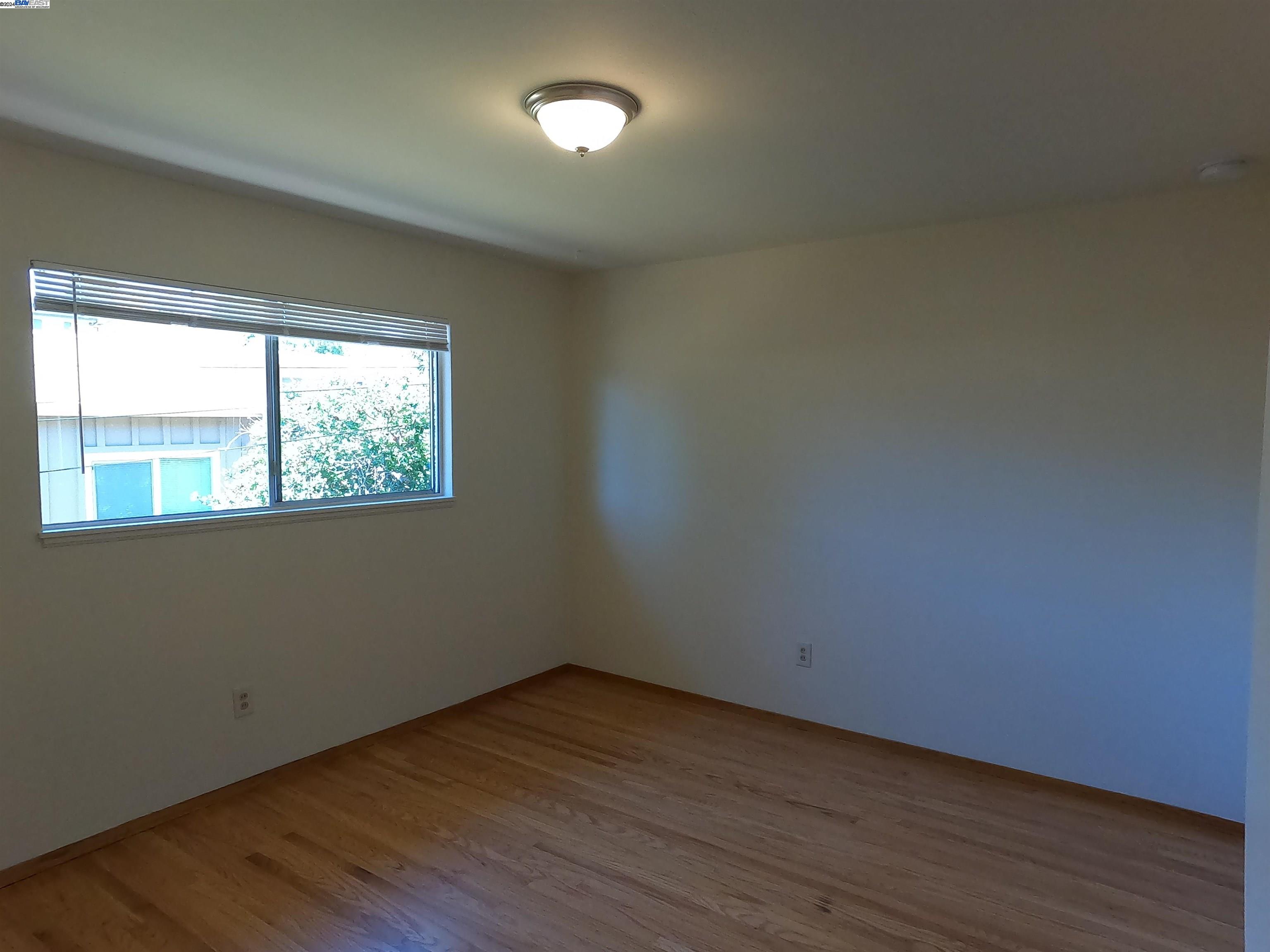 2914 Carmel St # A, Oakland, California 94602, 2 Bedrooms Bedrooms, 4 Rooms Rooms,1 BathroomBathrooms,Residential Lease,For Rent,2914 Carmel St # A,41073486