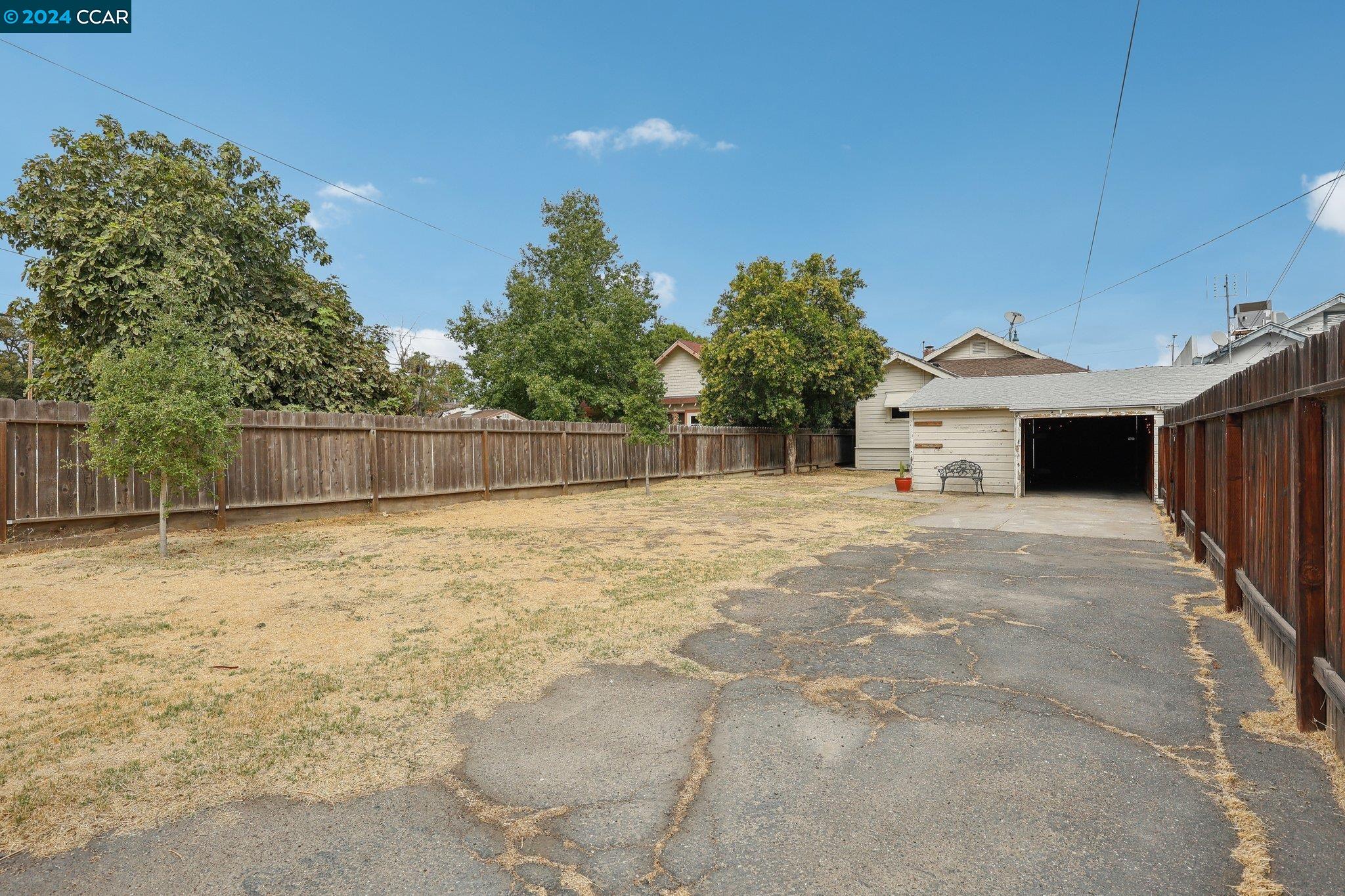 220 W 10Th St, Tracy, California 95376, 2 Bedrooms Bedrooms, ,1 BathroomBathrooms,Residential,For Sale,220 W 10Th St,41073564