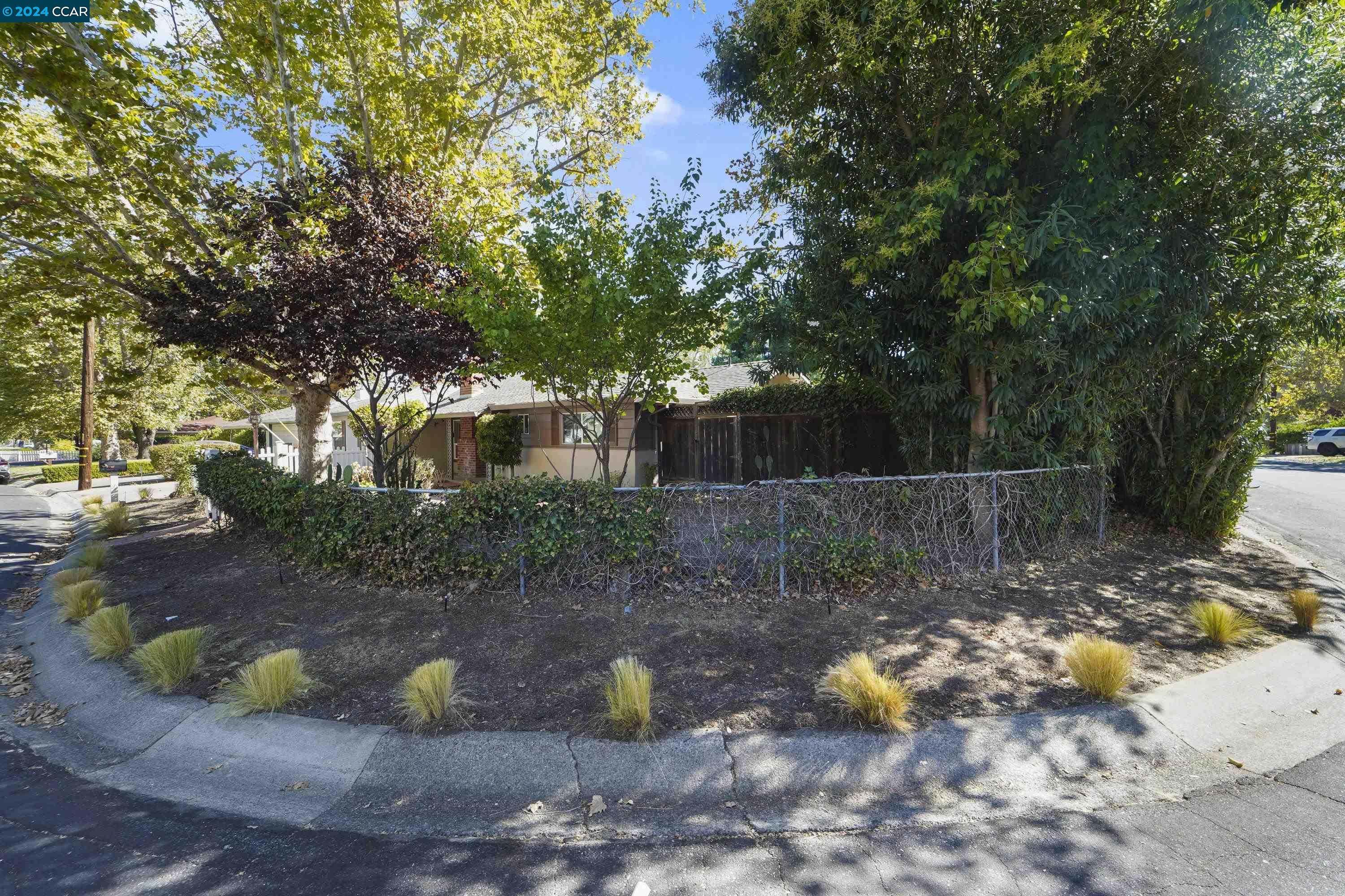 1749 Ruth Dr, Pleasant Hill, California 94523, 4 Bedrooms Bedrooms, 9 Rooms Rooms,3 BathroomsBathrooms,Residential,For Sale,1749 Ruth Dr,41073576