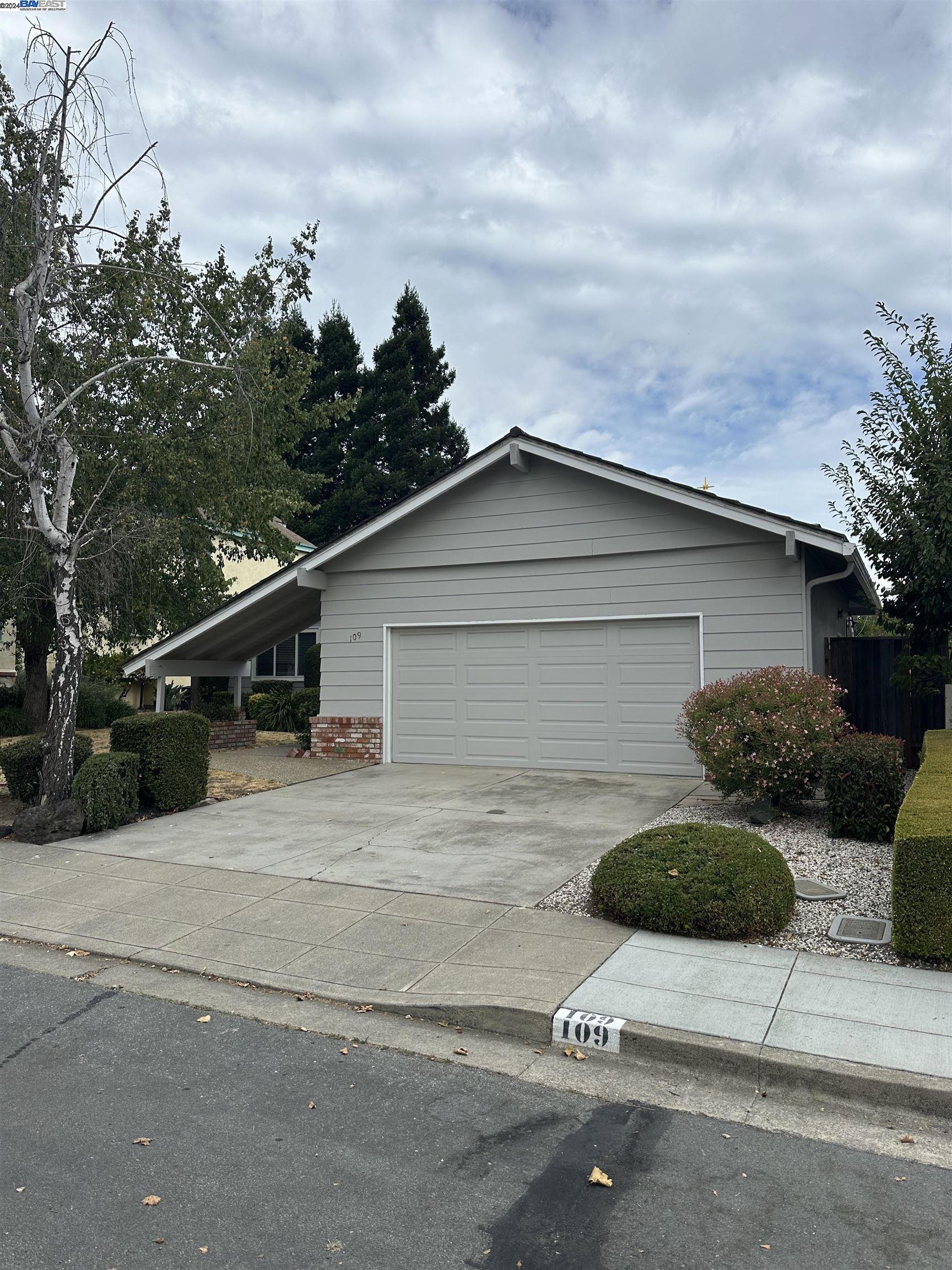 109 Castilian Way, San Mateo, California 94402, 3 Bedrooms Bedrooms, 8 Rooms Rooms,2 BathroomsBathrooms,Residential,For Sale,109 Castilian Way,41073586