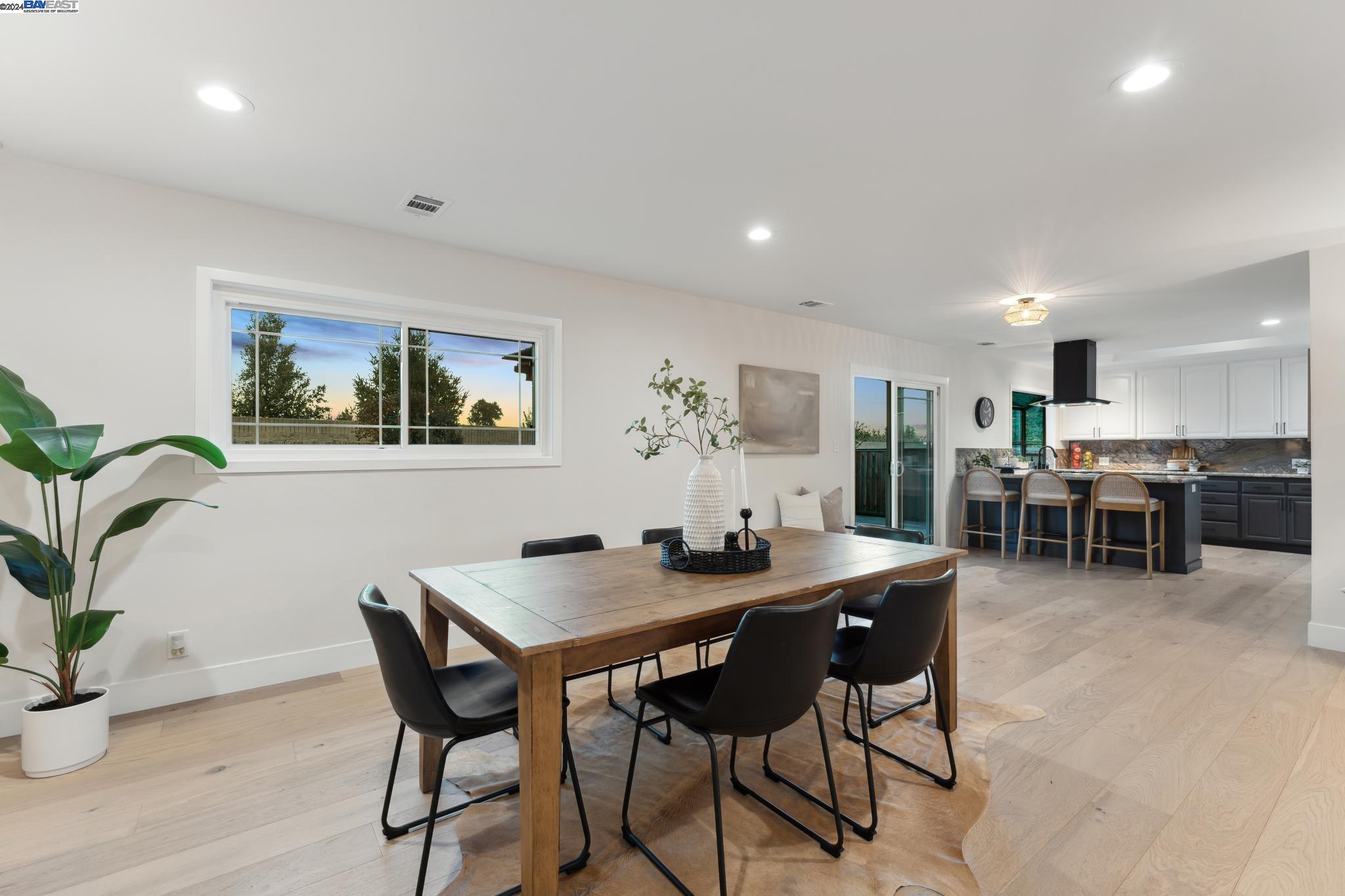 8725 Deervale Rd, Dublin, California 94568, 3 Bedrooms Bedrooms, 6 Rooms Rooms,2 BathroomsBathrooms,Residential,For Sale,8725 Deervale Rd,41074631