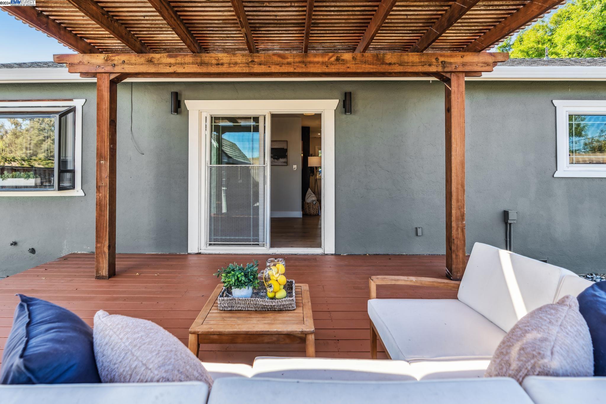8725 Deervale Rd, Dublin, California 94568, 3 Bedrooms Bedrooms, 6 Rooms Rooms,2 BathroomsBathrooms,Residential,For Sale,8725 Deervale Rd,41074631