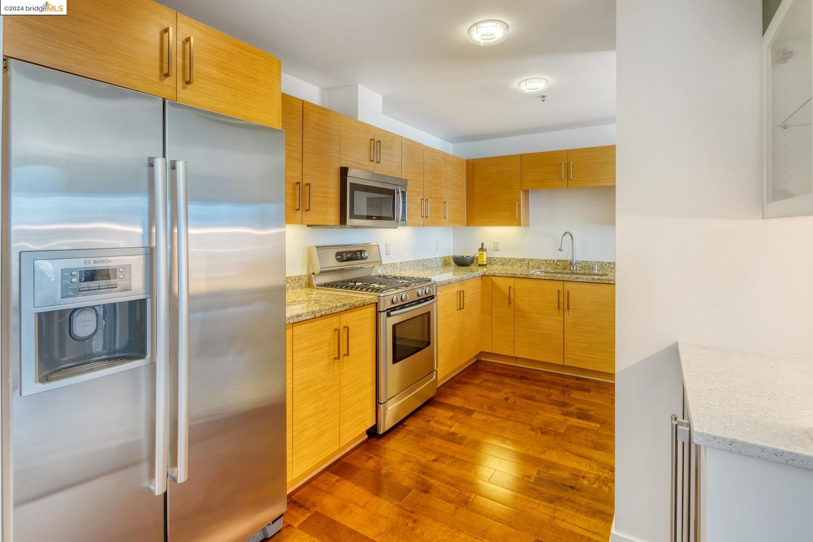 222 Broadway # 805, Oakland, California 94607, 1 Bedroom Bedrooms, 4 Rooms Rooms,1 BathroomBathrooms,Residential Lease,For Rent,222 Broadway # 805,41076391