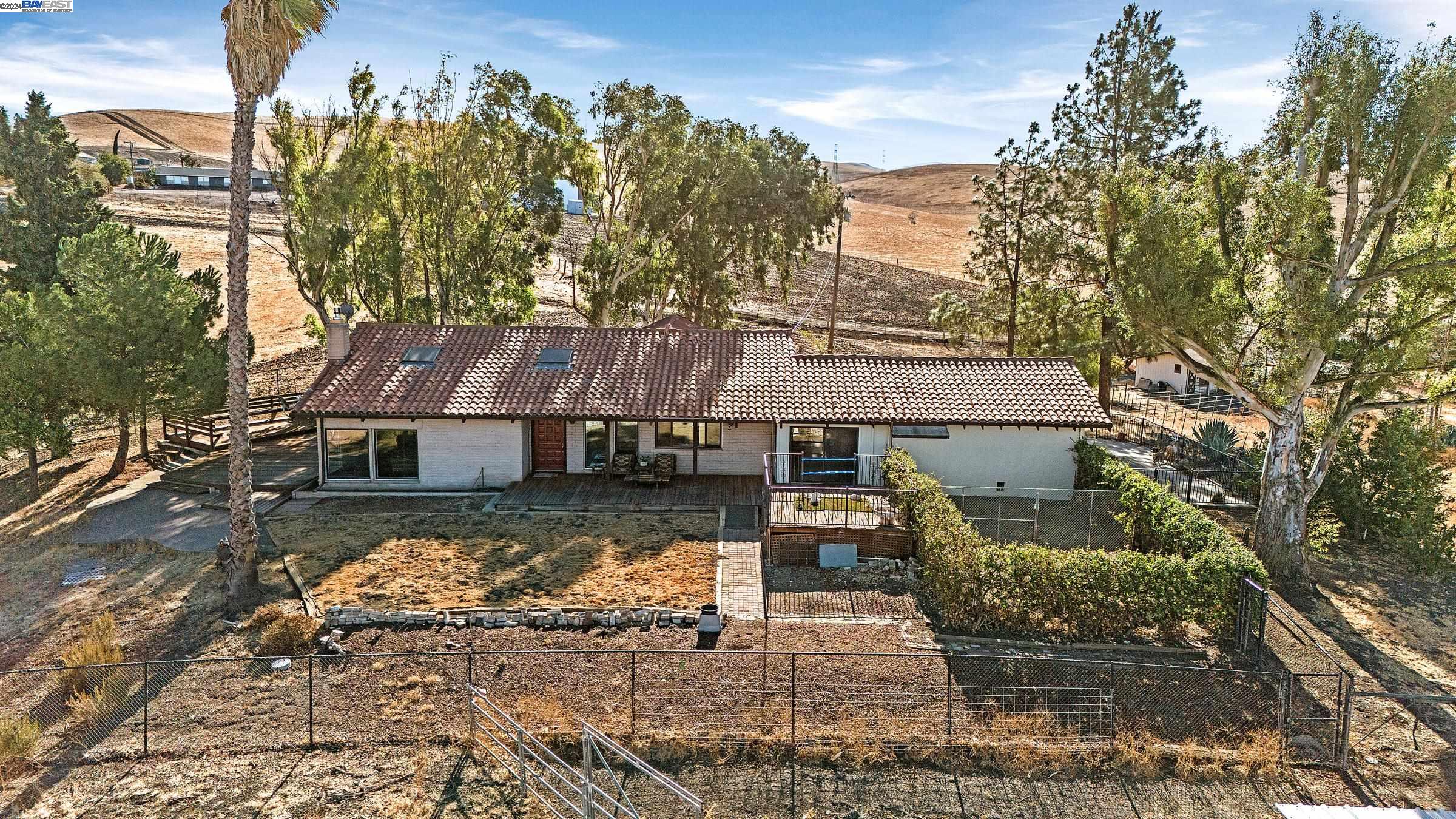 9300 Lupin Way, Livermore, California 94550, 3 Bedrooms Bedrooms, 5 Rooms Rooms,3 BathroomsBathrooms,Residential,For Sale,9300 Lupin Way,41077029