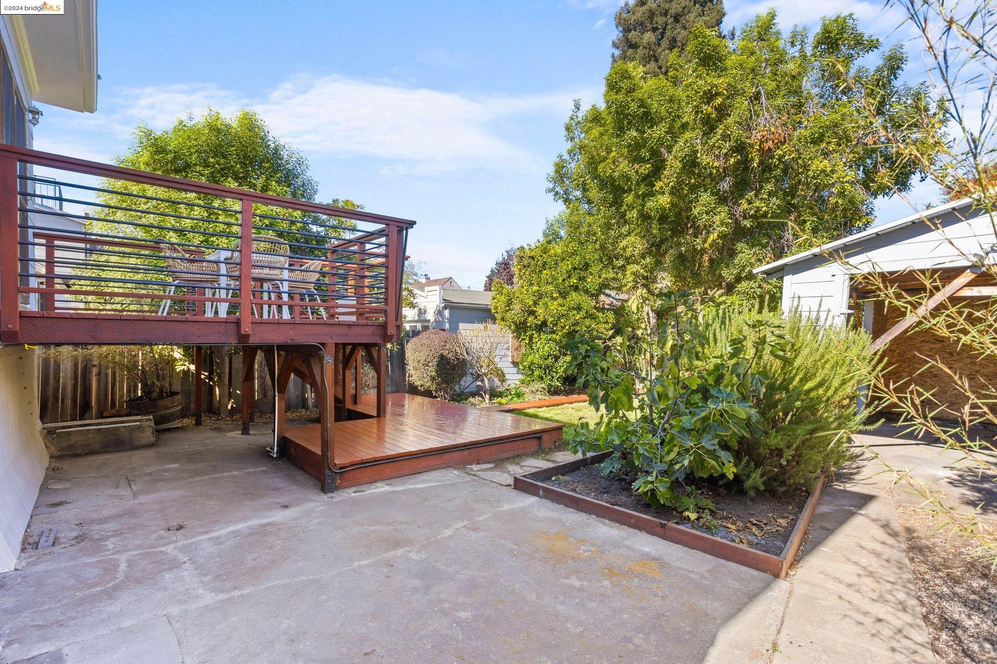 658 56TH STREET, Oakland, California 94609, 3 Bedrooms Bedrooms, 10 Rooms Rooms,3 BathroomsBathrooms,Residential,For Sale,658 56TH STREET,41077109