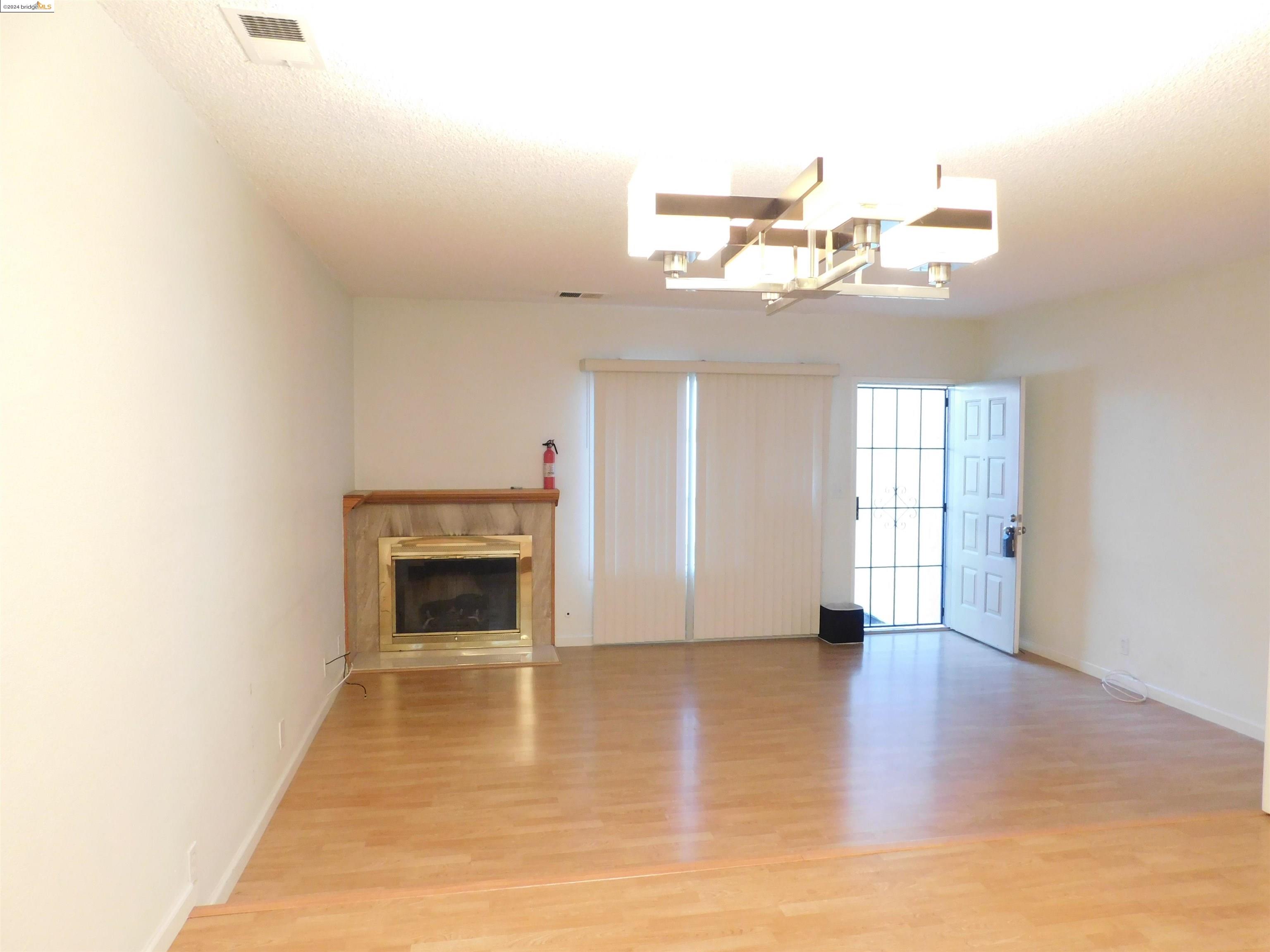 Photo #4: 41077550 Listing 