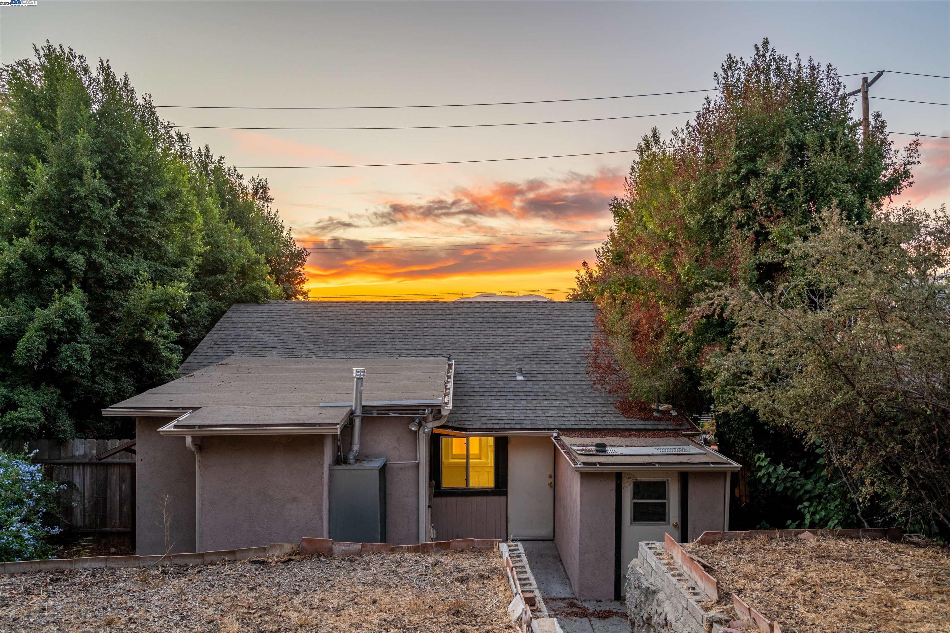 1508 N Avenue 56, Los Angeles, California 90042, 2 Bedrooms Bedrooms, 5 Rooms Rooms,1 BathroomBathrooms,Residential,For Sale,1508 N Avenue 56,41078068
