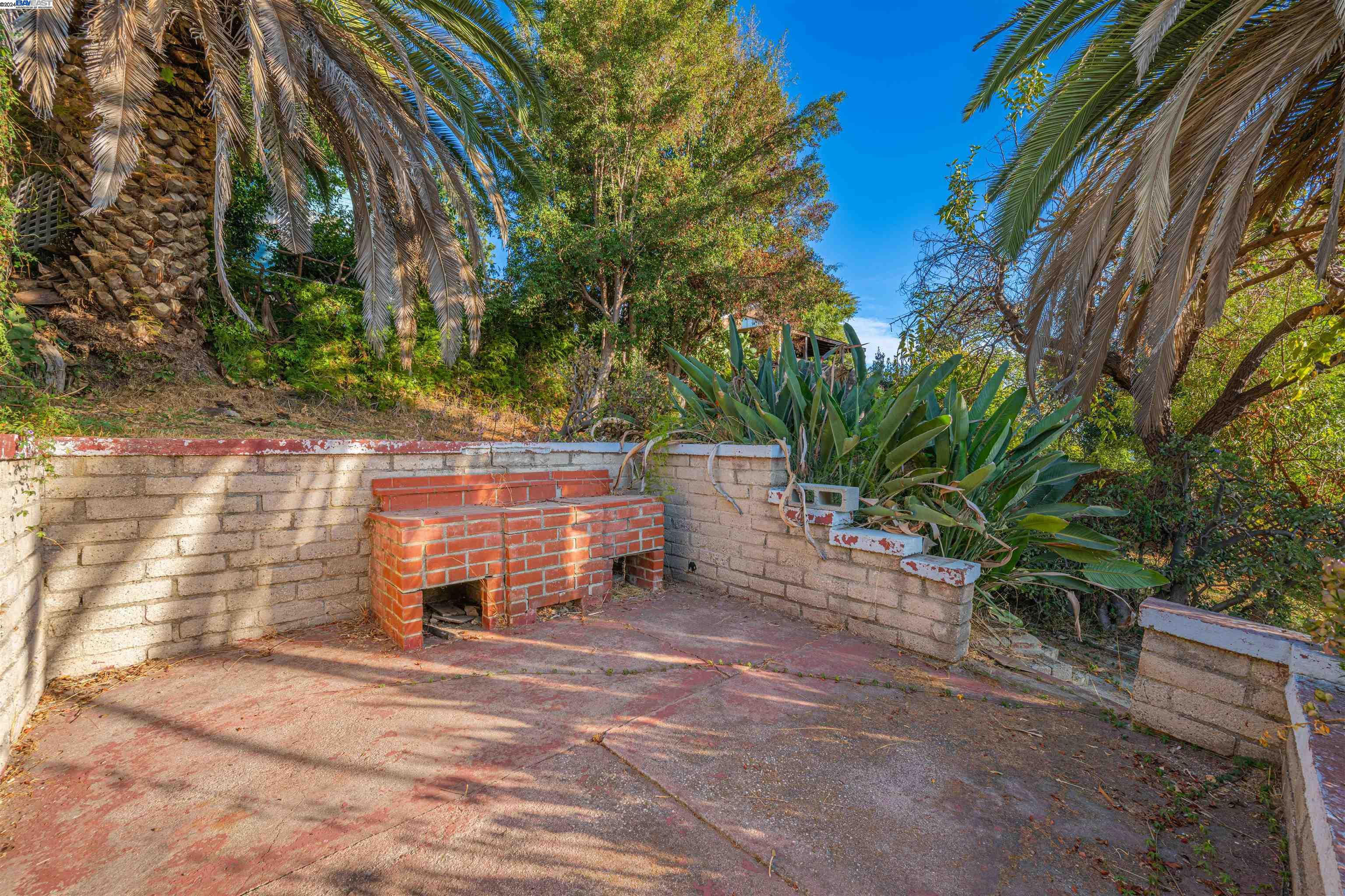 1508 N Avenue 56, Los Angeles, California 90042, 2 Bedrooms Bedrooms, 5 Rooms Rooms,1 BathroomBathrooms,Residential,For Sale,1508 N Avenue 56,41078068
