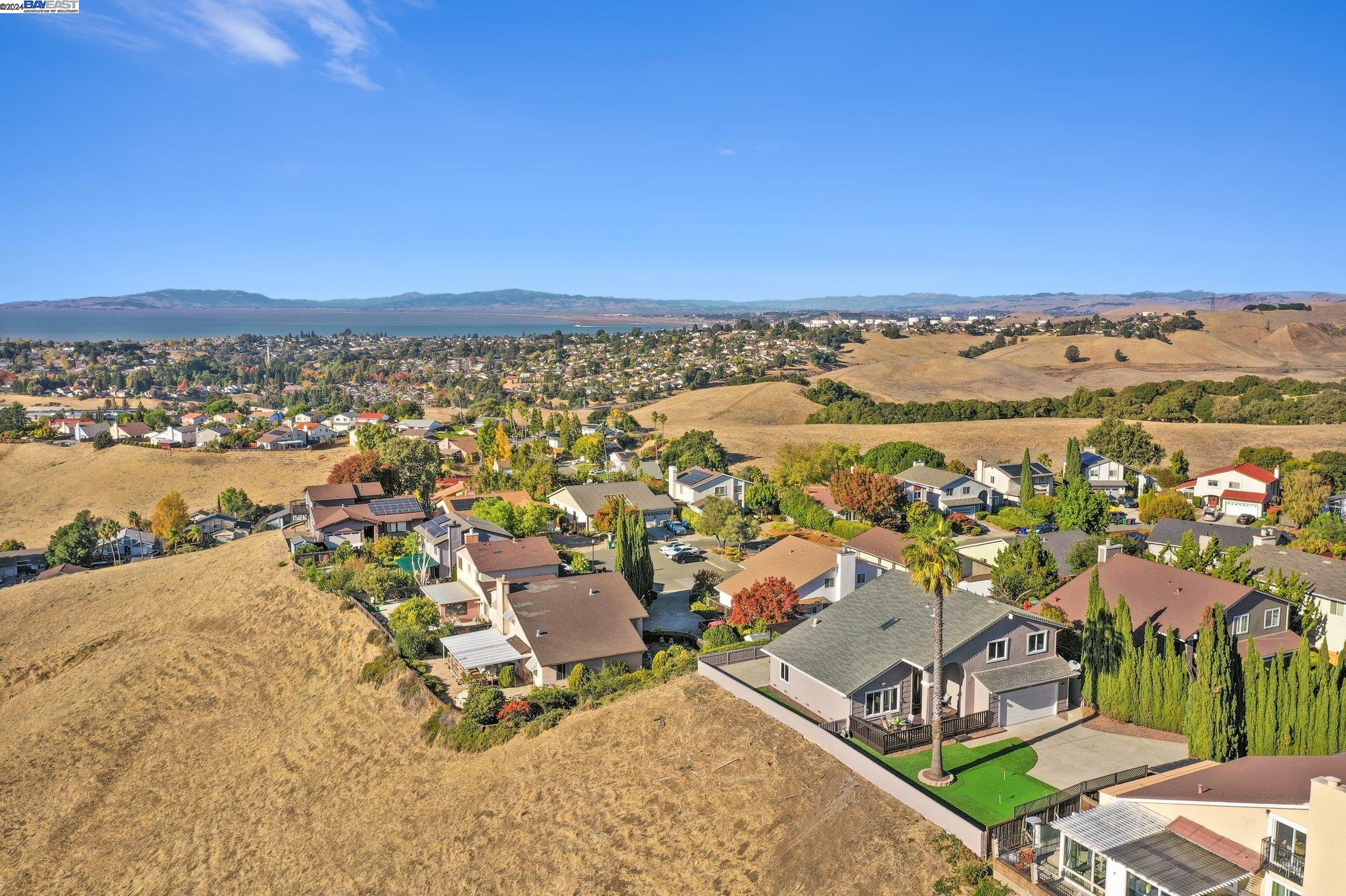 205 Marigold Pl, Hercules, California 94547, 4 Bedrooms Bedrooms, 11 Rooms Rooms,3 BathroomsBathrooms,Residential,For Sale,205 Marigold Pl,41078489