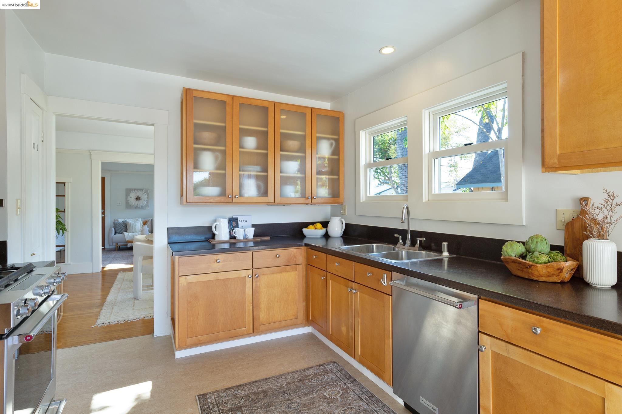 2412 Acton St, Berkeley, California 94702, 3 Bedrooms Bedrooms, 7 Rooms Rooms,2 BathroomsBathrooms,Residential,For Sale,2412 Acton St,41078577