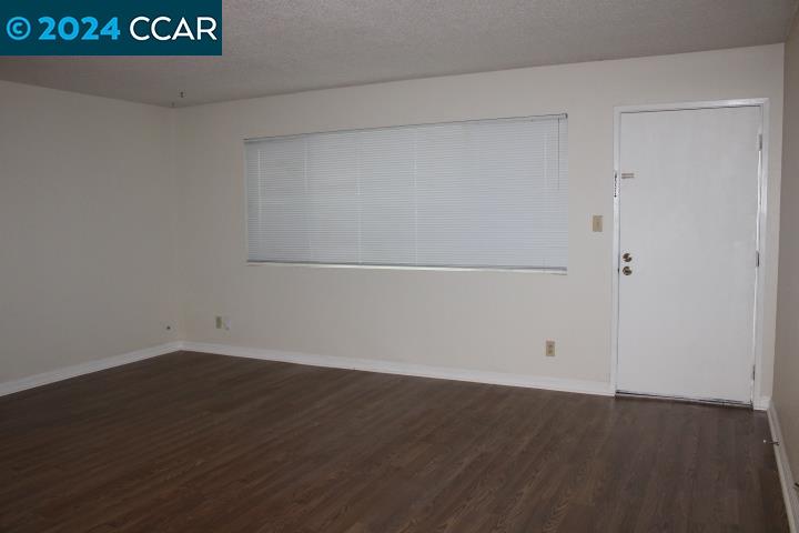 5647 Madison Ave # 4, Richmond, California 94804, 2 Bedrooms Bedrooms, 4 Rooms Rooms,1 BathroomBathrooms,Residential Lease,For Rent,5647 Madison Ave # 4,41079523