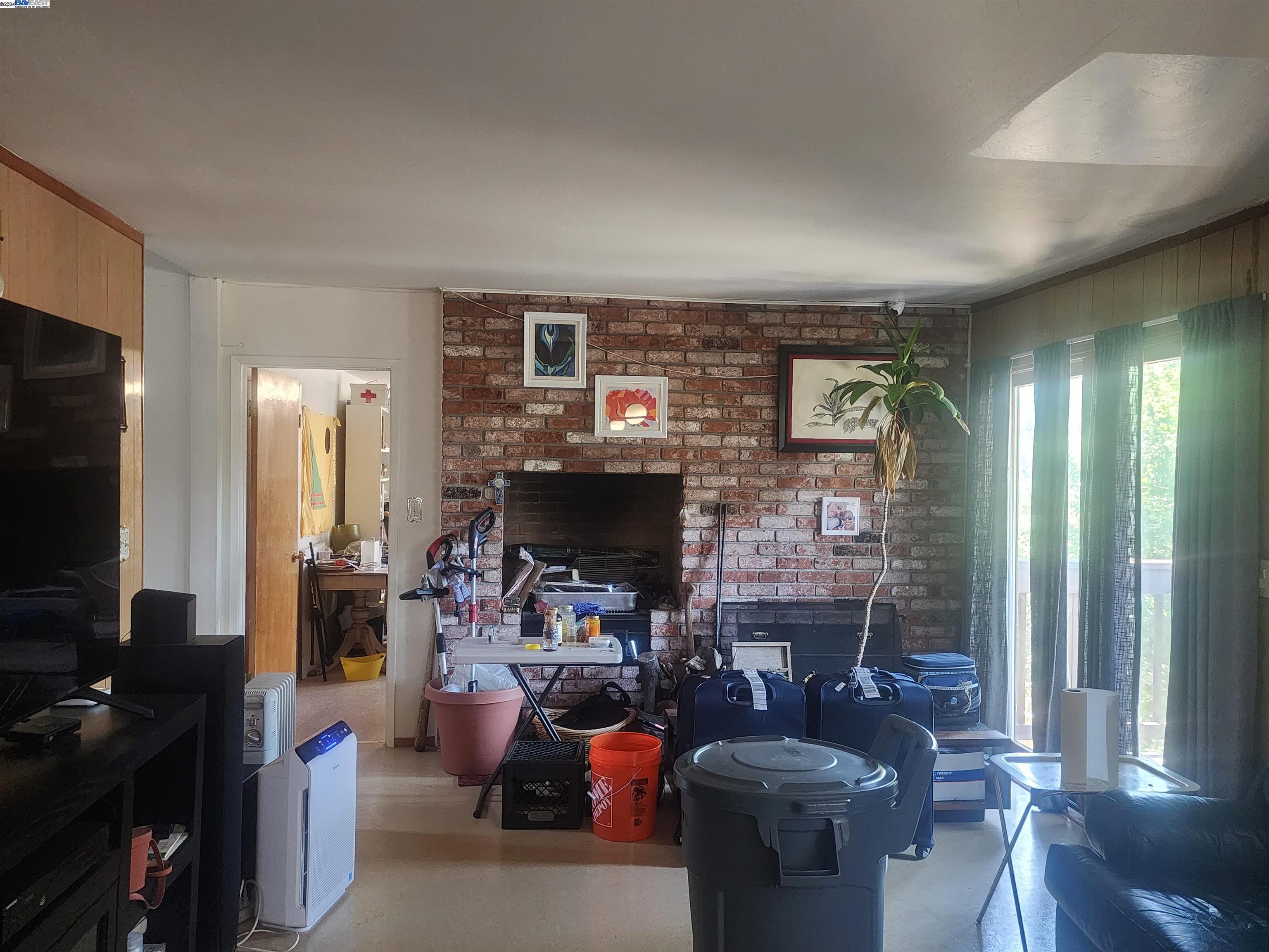 4180 Dingley St, Oakland, California 94605, 3 Bedrooms Bedrooms, 10 Rooms Rooms,3 BathroomsBathrooms,Residential,For Sale,4180 Dingley St,41079594