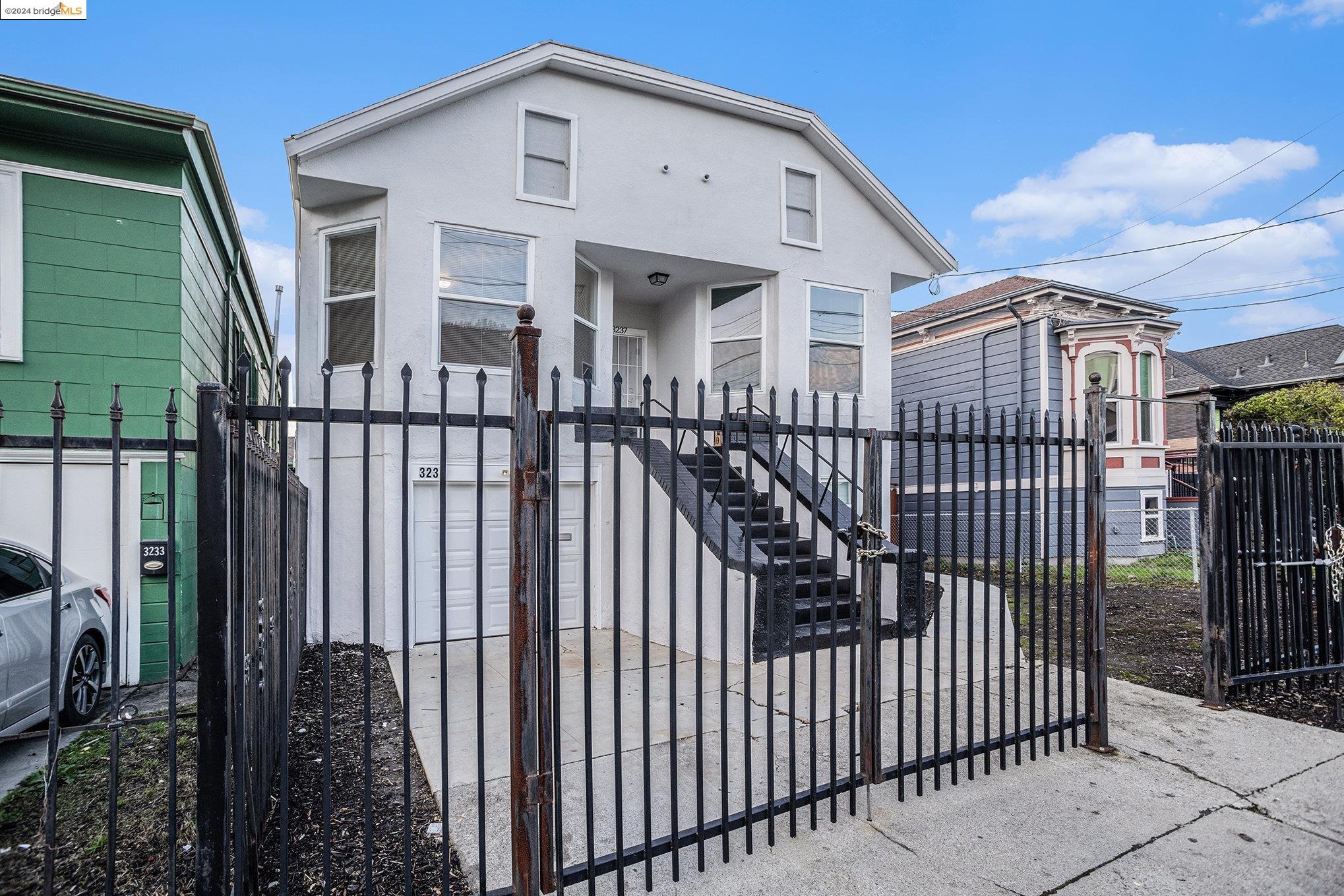 3237 Linden St., Oakland, California 94608, 2 Bedrooms Bedrooms, 5 Rooms Rooms,1 BathroomBathrooms,Residential,For Sale,3237 Linden St.,41079610