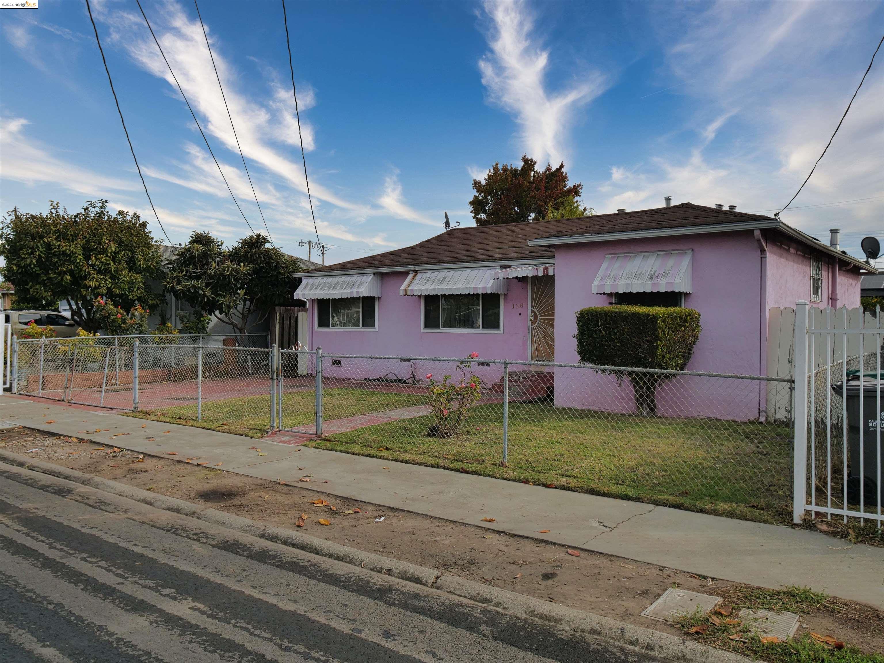 138 Eldridge Avenue, Oakland, California 94603, 3 Bedrooms Bedrooms, 6 Rooms Rooms,1 BathroomBathrooms,Residential,For Sale,138 Eldridge Avenue,41079615