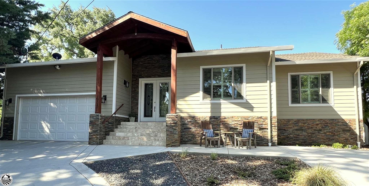 Detail Gallery Image 1 of 1 For , Groveland,  CA 95321 - 3 Beds | 2/1 Baths