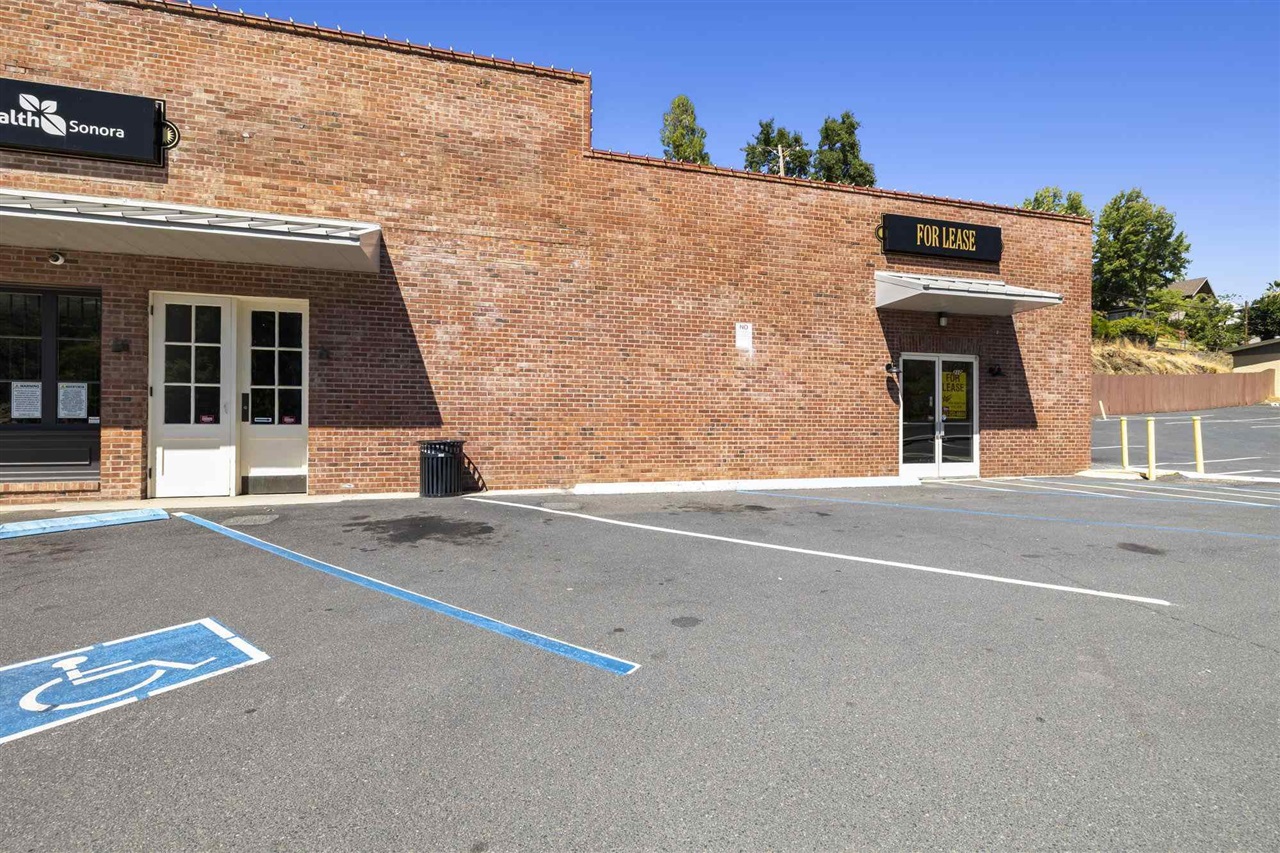 Detail Gallery Image 1 of 14 For 210 Stockton, Sonora,  CA 95370 - – Beds | – Baths