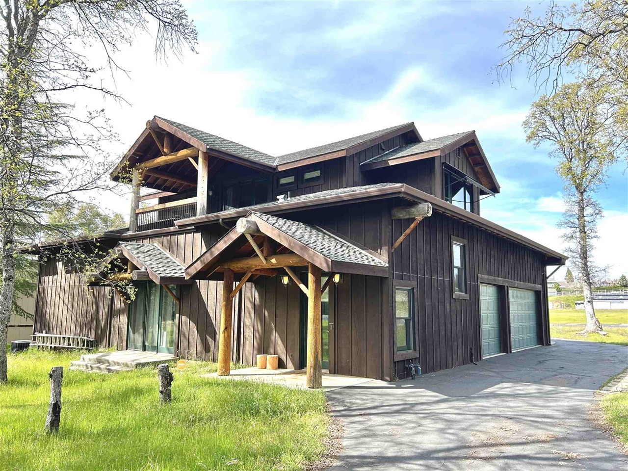 Detail Gallery Image 1 of 1 For 20920 Elderberry, Groveland,  CA 95321 - 1 Beds | 2 Baths