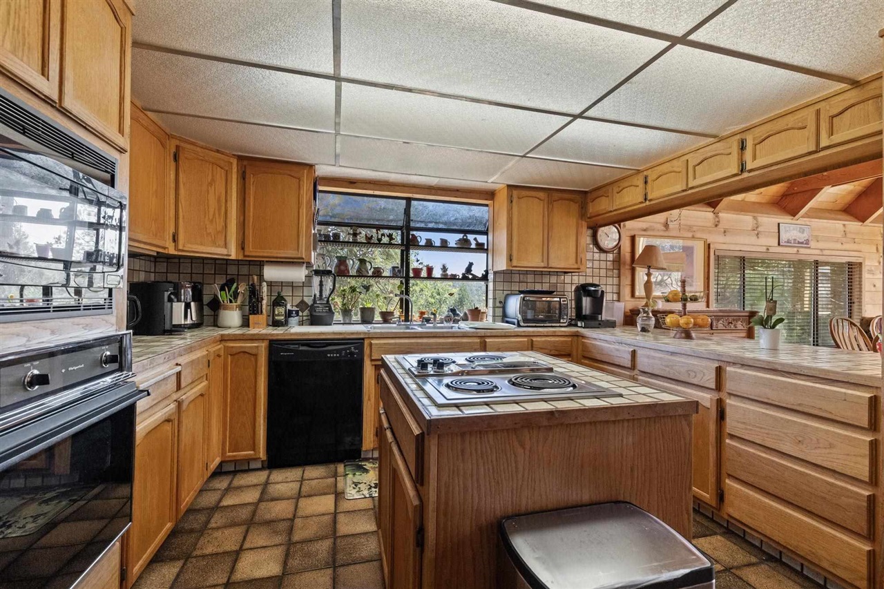 Detail Gallery Image 12 of 52 For 20265 Pleasantview, Groveland,  CA 95321-9367 - 4 Beds | 3 Baths