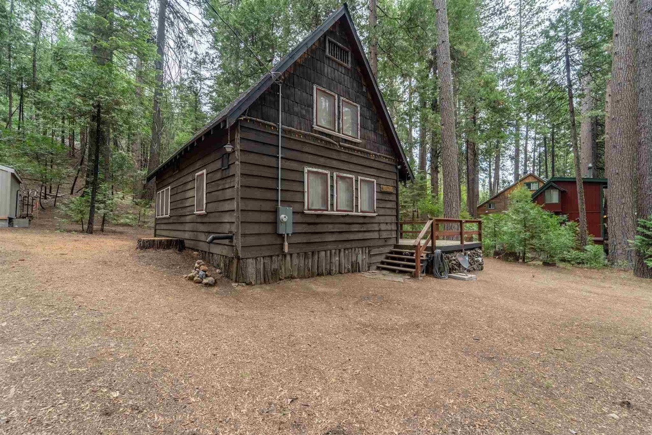 Detail Gallery Image 4 of 30 For 22778 W Ellmaro, Long Barn,  CA 95335 - 4 Beds | 1/1 Baths