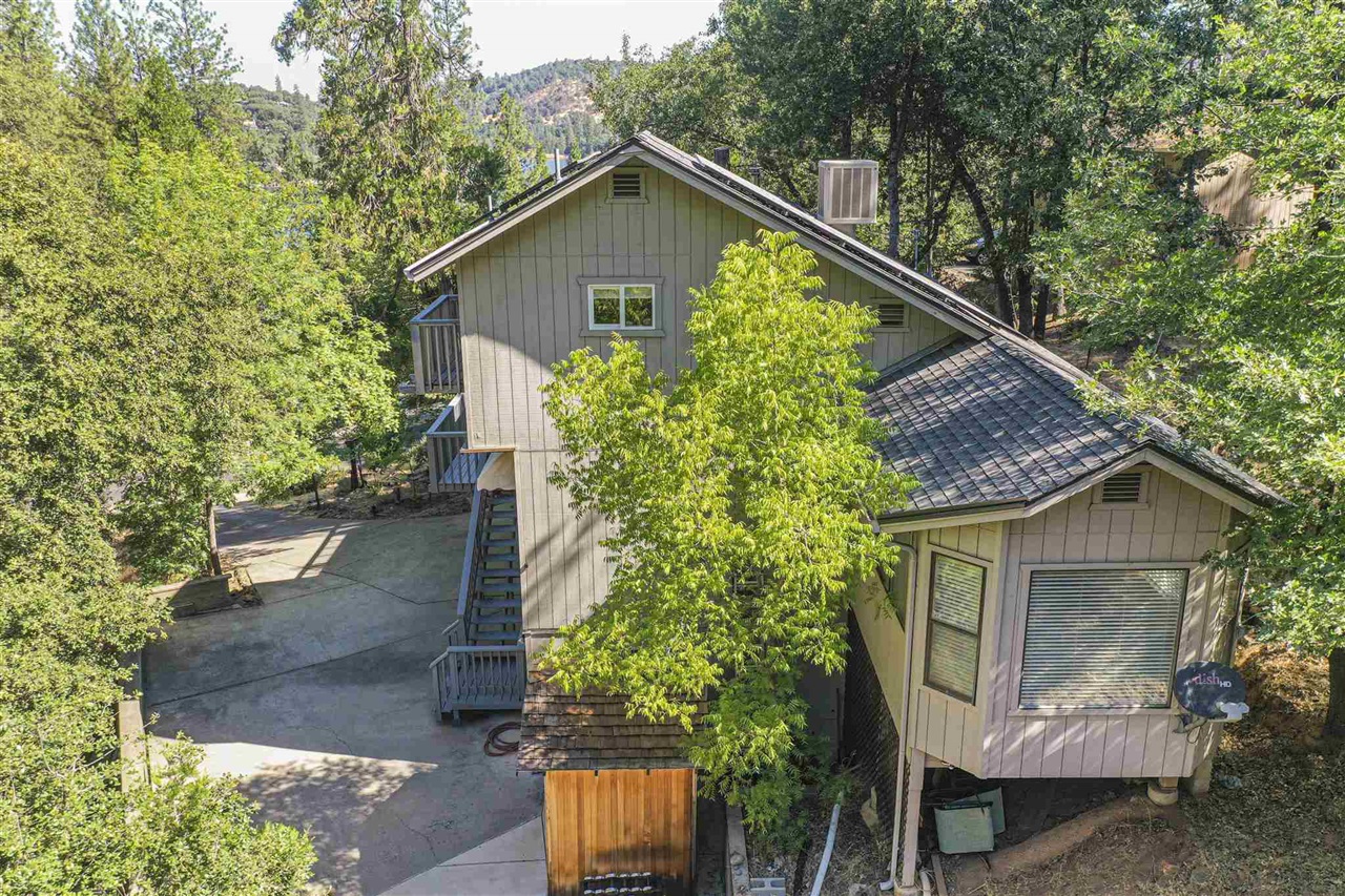 Detail Gallery Image 1 of 1 For 20057 Upper Skyridge, Groveland,  CA 95321 - 4 Beds | 2 Baths