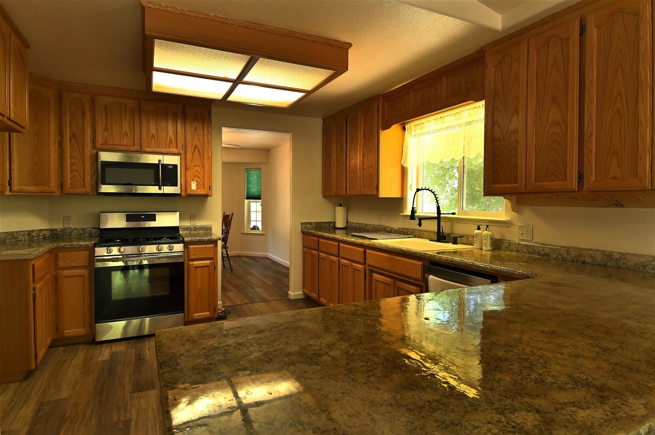 Detail Gallery Image 20 of 39 For 20439 Pine Mountain Dr., Groveland,  CA 95321-9583 - 3 Beds | 2 Baths