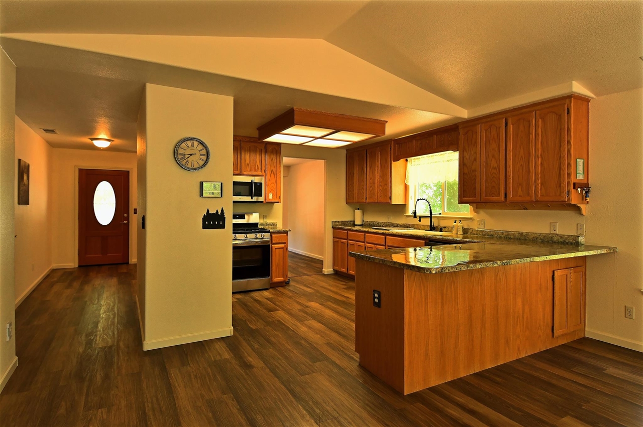 Detail Gallery Image 21 of 39 For 20439 Pine Mountain Dr., Groveland,  CA 95321-9583 - 3 Beds | 2 Baths