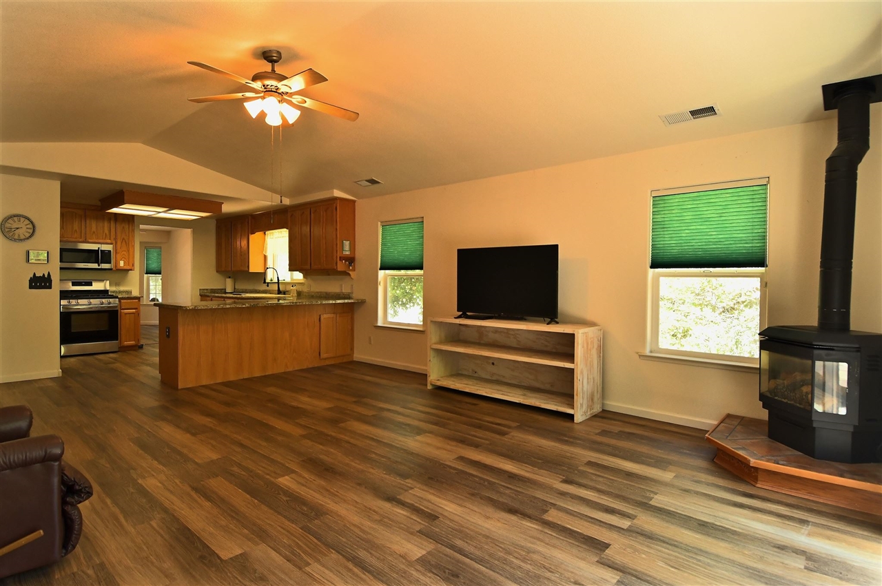 Detail Gallery Image 26 of 39 For 20439 Pine Mountain Dr., Groveland,  CA 95321-9583 - 3 Beds | 2 Baths