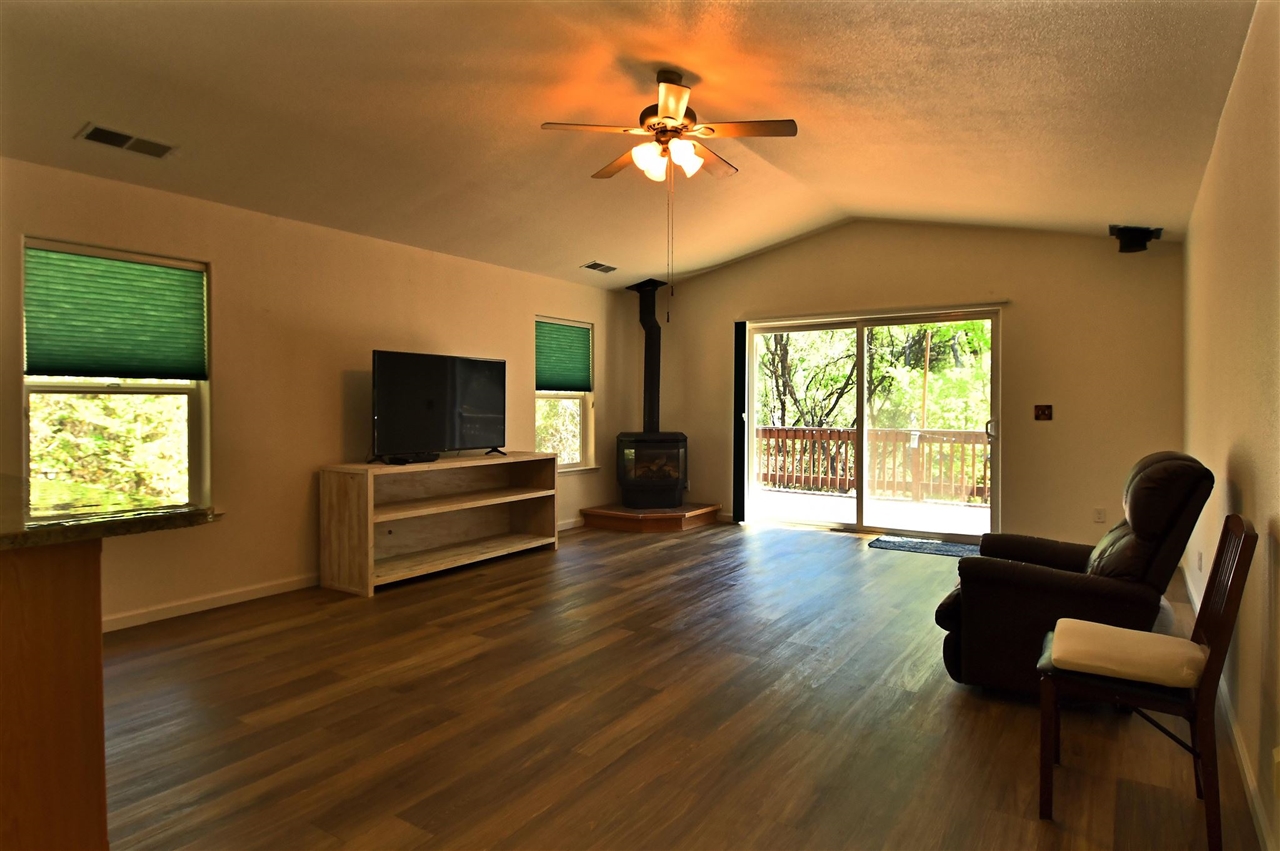 Detail Gallery Image 27 of 39 For 20439 Pine Mountain Dr., Groveland,  CA 95321-9583 - 3 Beds | 2 Baths