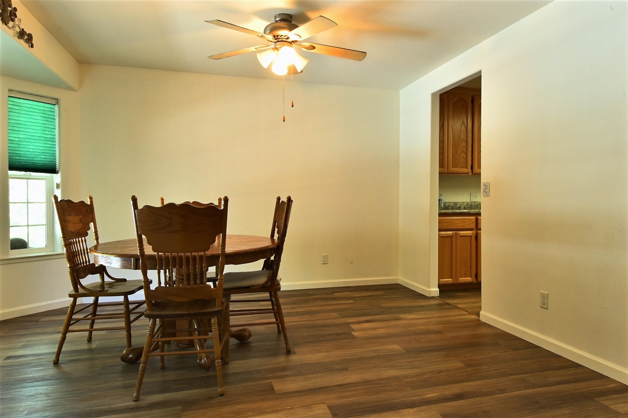 Detail Gallery Image 10 of 39 For 20439 Pine Mountain Dr., Groveland,  CA 95321-9583 - 3 Beds | 2 Baths