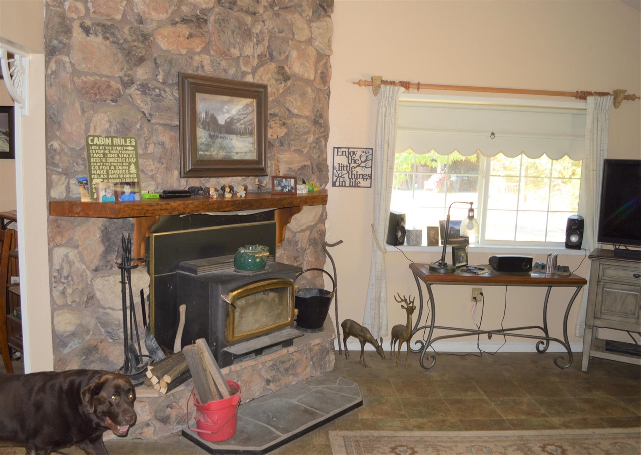 Detail Gallery Image 20 of 39 For 6337 Cerro Sierra, Greeley Hills,  CA 95311-9503 - 4 Beds | 2 Baths