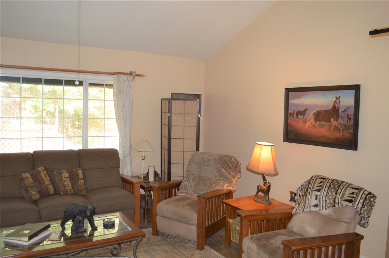 Detail Gallery Image 21 of 39 For 6337 Cerro Sierra, Greeley Hills,  CA 95311-9503 - 4 Beds | 2 Baths