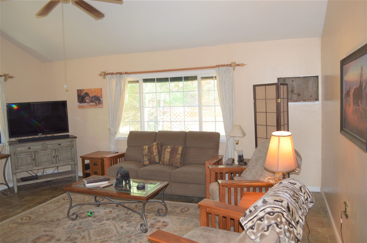 Detail Gallery Image 22 of 39 For 6337 Cerro Sierra, Greeley Hills,  CA 95311-9503 - 4 Beds | 2 Baths