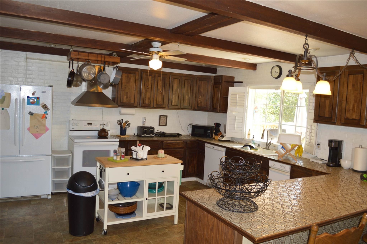 Detail Gallery Image 5 of 39 For 6337 Cerro Sierra, Greeley Hills,  CA 95311-9503 - 4 Beds | 2 Baths