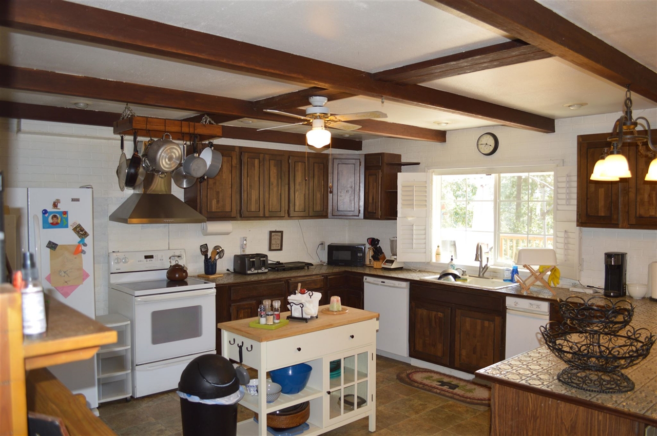 Detail Gallery Image 6 of 39 For 6337 Cerro Sierra, Greeley Hills,  CA 95311-9503 - 4 Beds | 2 Baths