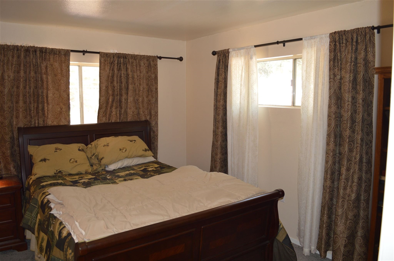 Detail Gallery Image 10 of 39 For 6337 Cerro Sierra, Greeley Hills,  CA 95311-9503 - 4 Beds | 2 Baths