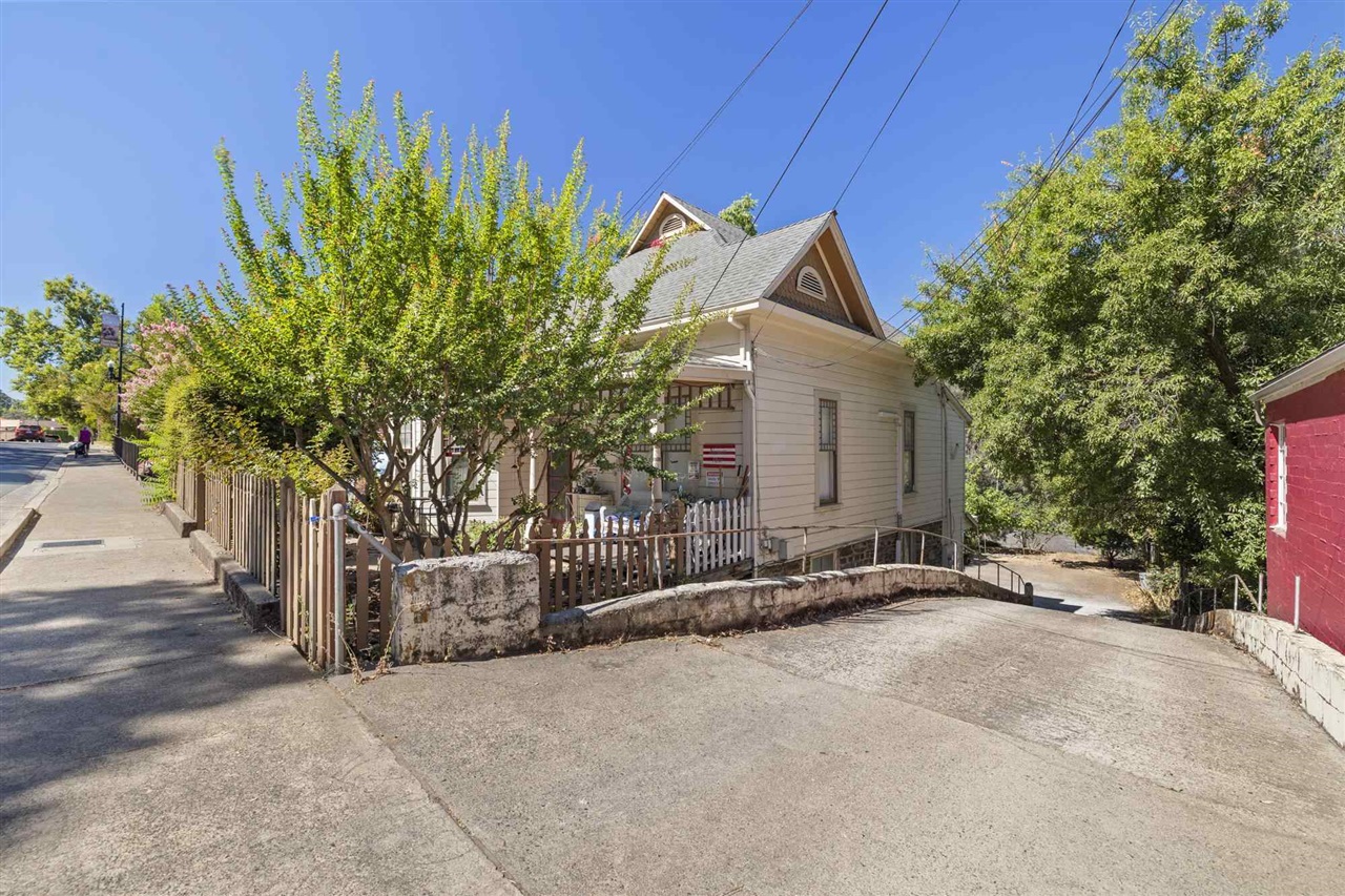 Detail Gallery Image 1 of 1 For 218 N Washington, Sonora,  CA 95370 - – Beds | – Baths