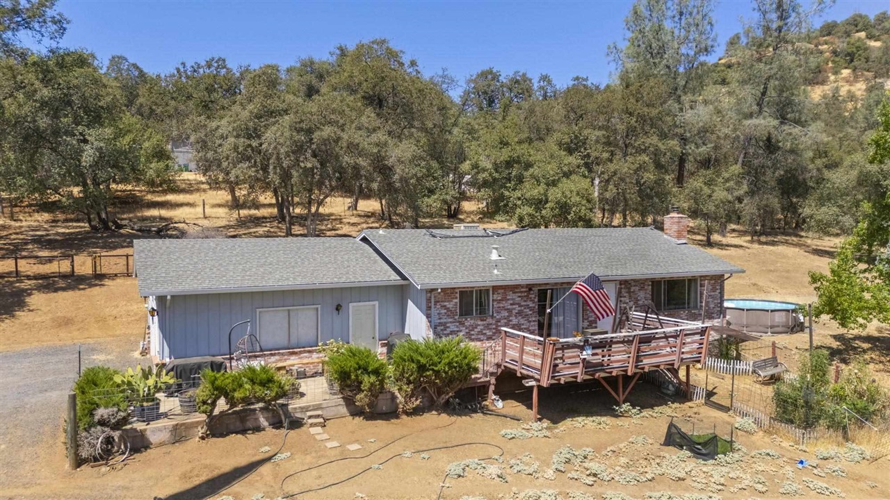 Detail Gallery Image 1 of 1 For 19870 Christie May, Sonora,  CA 95370 - 2 Beds | 2 Baths