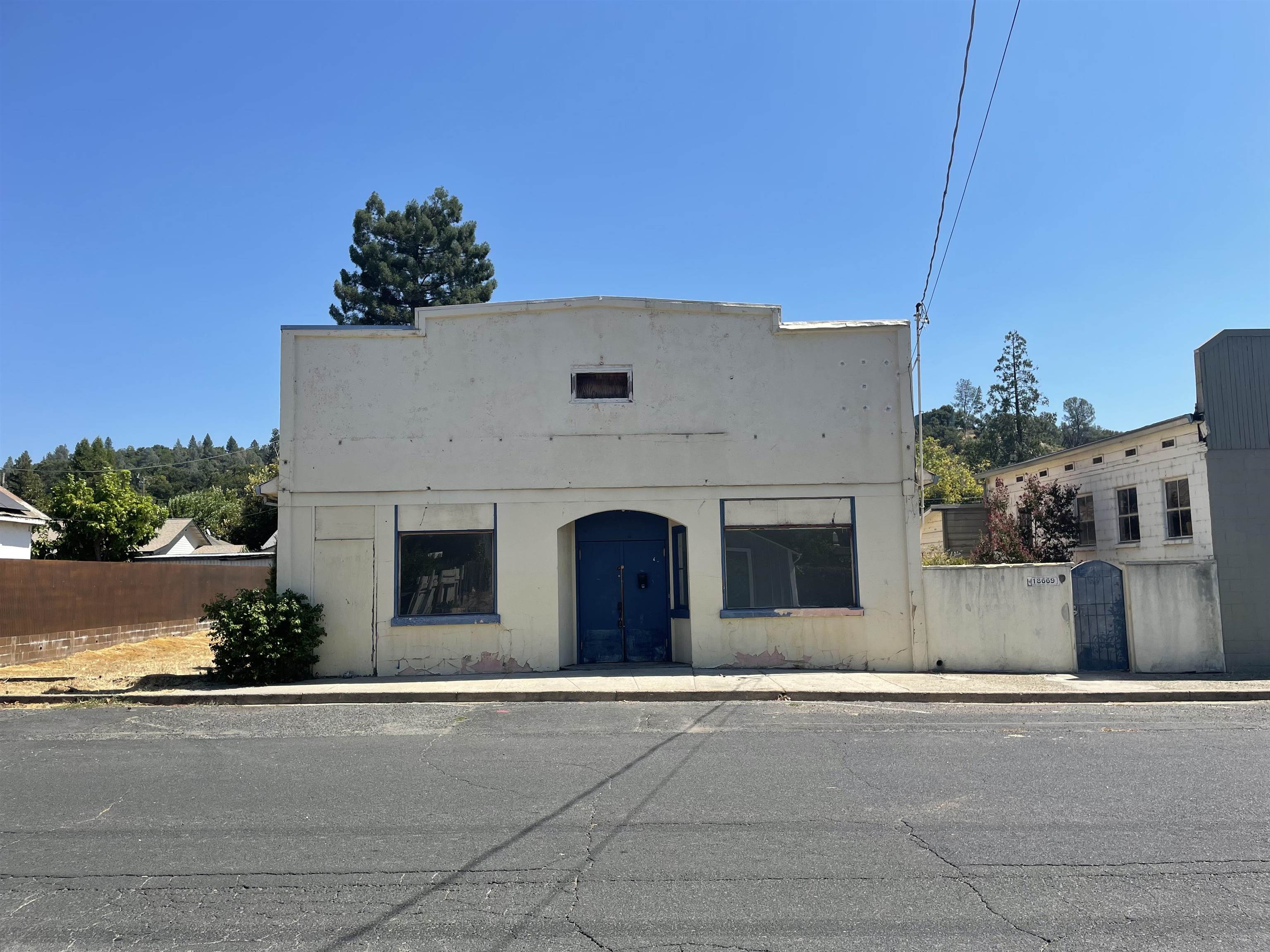 Detail Gallery Image 1 of 1 For 18669 Pine, Tuolumne,  CA 95379 - 2 Beds | 2 Baths