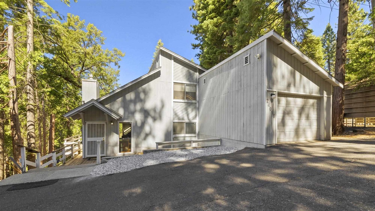 Detail Gallery Image 1 of 22 For 24018 Tuyu, Mi Wuk Village,  CA 95346 - 3 Beds | 2 Baths