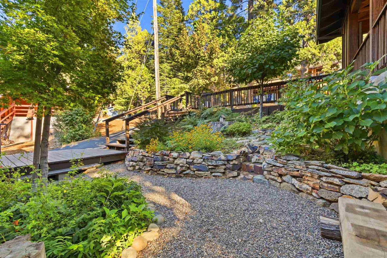 Detail Gallery Image 2 of 35 For 20415 Kutci, Mi Wuk Village,  CA 95346 - 4 Beds | 1/1 Baths