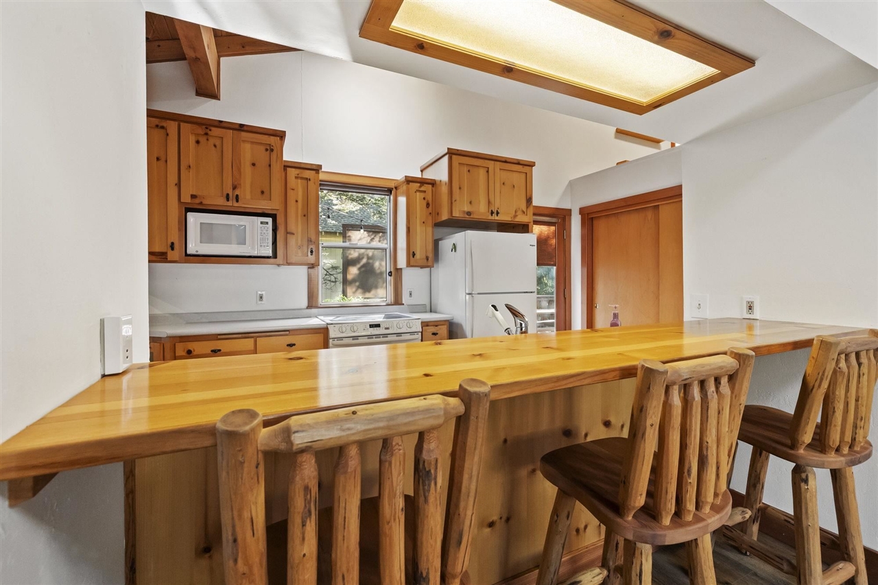 Detail Gallery Image 13 of 35 For 20415 Kutci, Mi Wuk Village,  CA 95346 - 4 Beds | 1/1 Baths