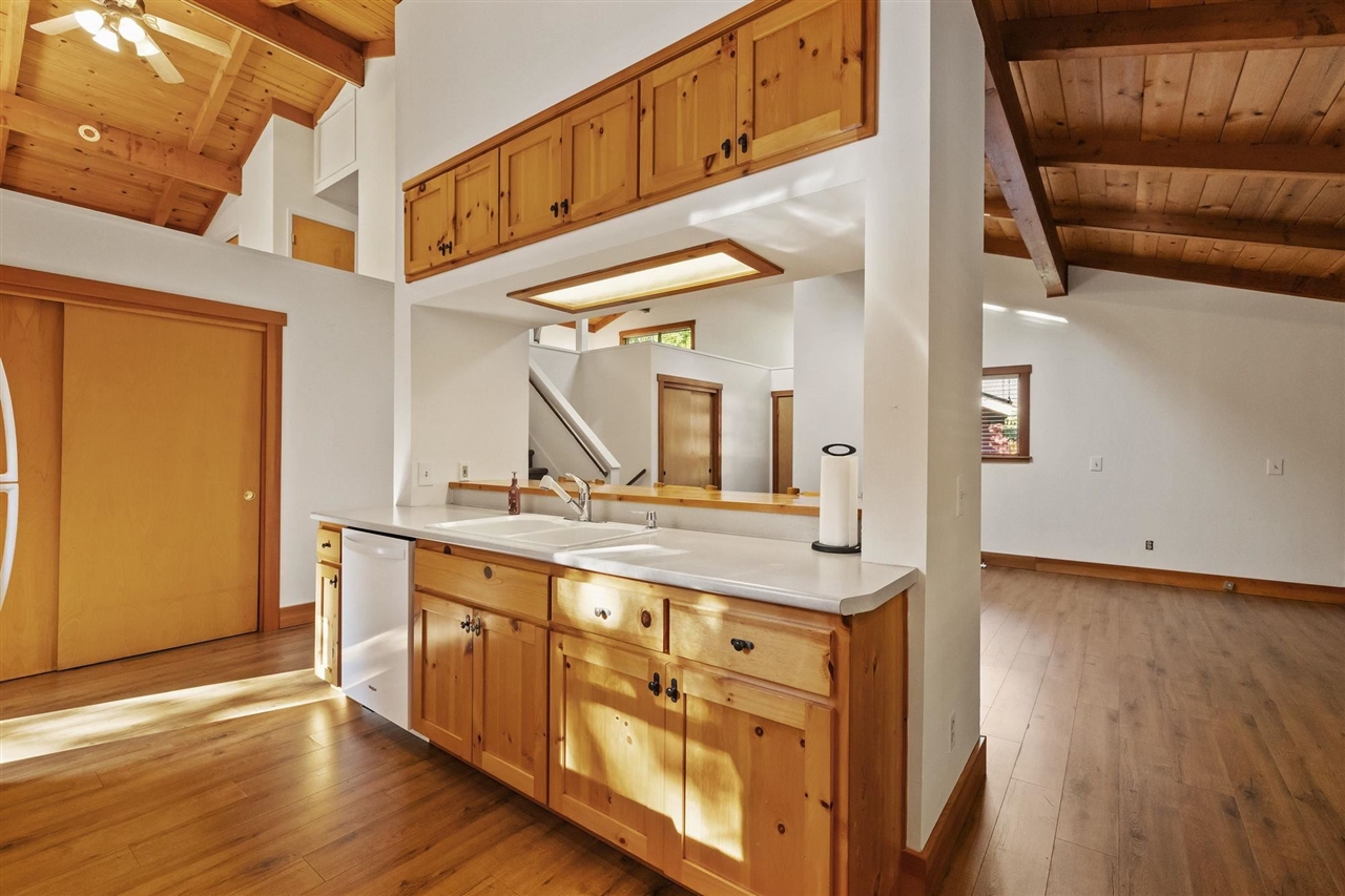 Detail Gallery Image 15 of 35 For 20415 Kutci, Mi Wuk Village,  CA 95346 - 4 Beds | 1/1 Baths