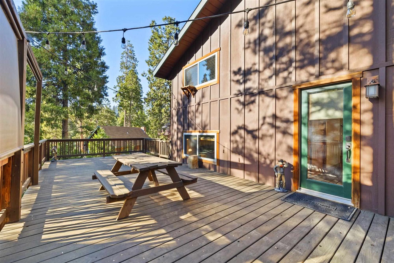 Detail Gallery Image 3 of 35 For 20415 Kutci, Mi Wuk Village,  CA 95346 - 4 Beds | 1/1 Baths