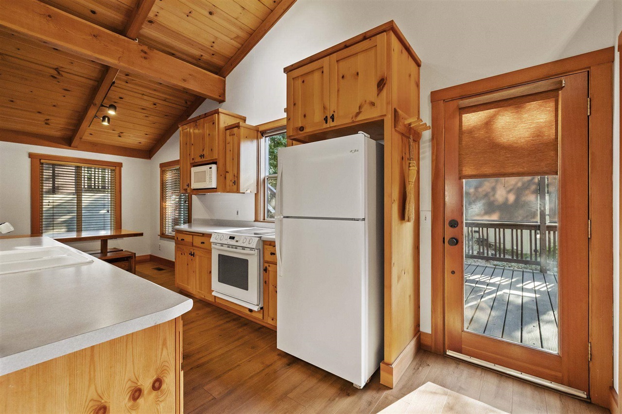 Detail Gallery Image 9 of 35 For 20415 Kutci, Mi Wuk Village,  CA 95346 - 4 Beds | 1/1 Baths