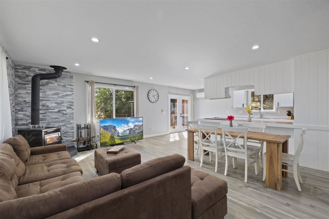 Detail Gallery Image 1 of 43 For 20472 Sherry Ln, Soulsbyville,  CA 95372 - 3 Beds | 2 Baths