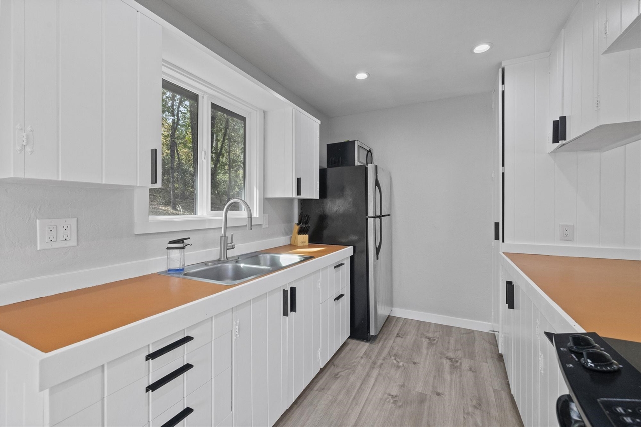 Detail Gallery Image 3 of 43 For 20472 Sherry Ln, Soulsbyville,  CA 95372 - 3 Beds | 2 Baths