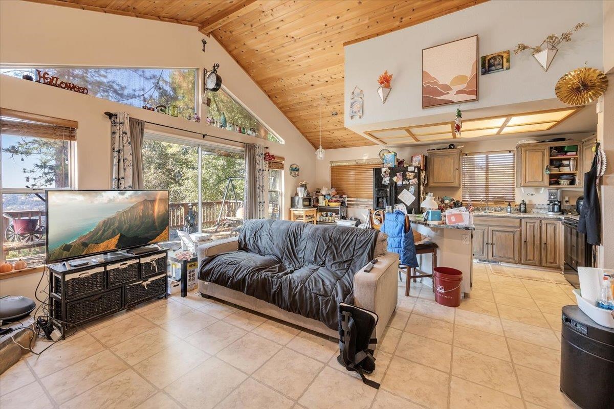 Detail Gallery Image 16 of 39 For 20334 Honey Ln, Tuolumne,  CA 95379 - 3 Beds | 2 Baths