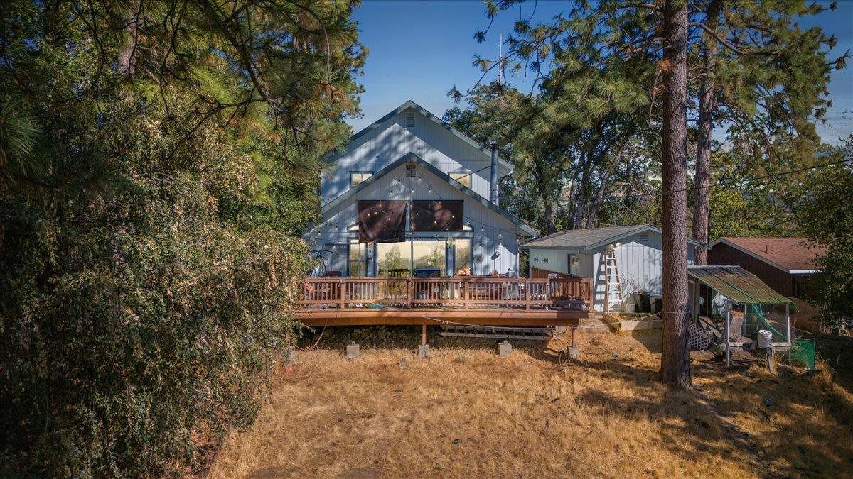 Detail Gallery Image 3 of 39 For 20334 Honey Ln, Tuolumne,  CA 95379 - 3 Beds | 2 Baths